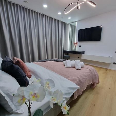 Casa Chiper - Apartament Etaj 1 Braşov Esterno foto