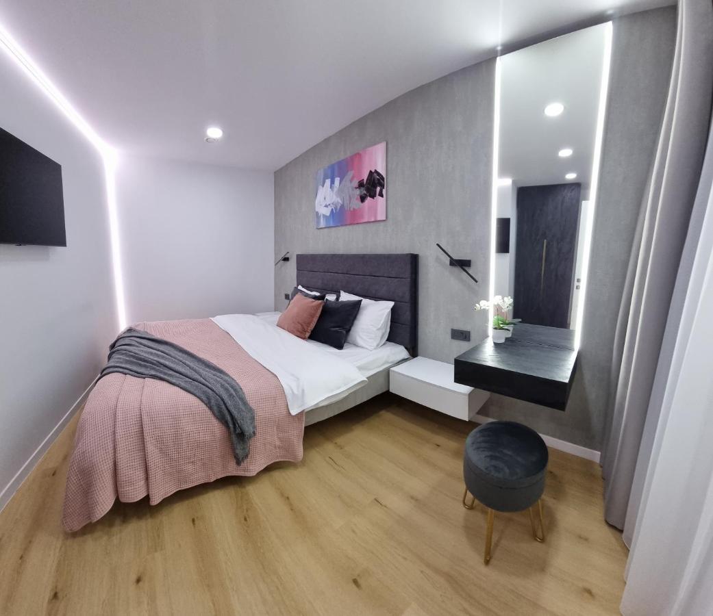 Casa Chiper - Apartament Etaj 1 Braşov Esterno foto