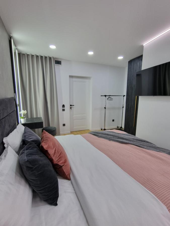 Casa Chiper - Apartament Etaj 1 Braşov Esterno foto