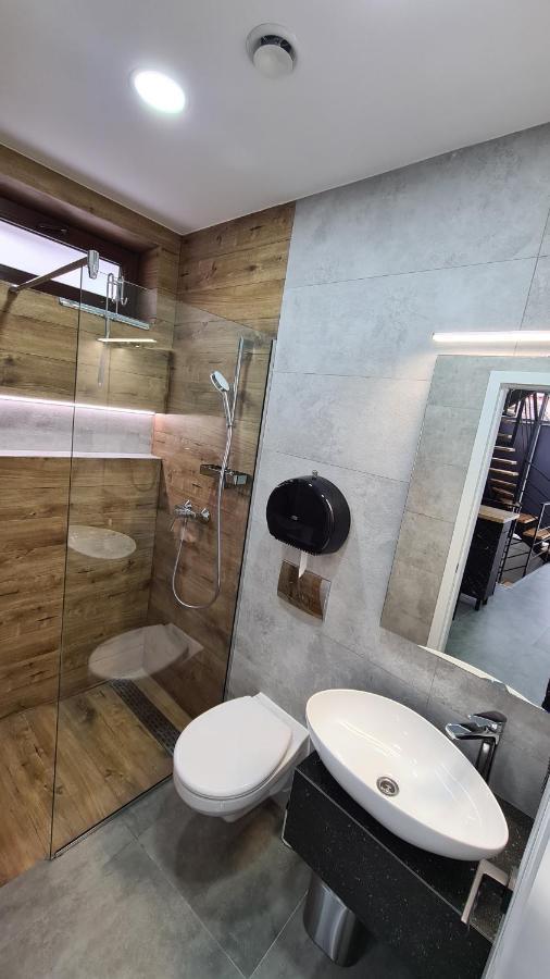 Casa Chiper - Apartament Etaj 1 Braşov Esterno foto